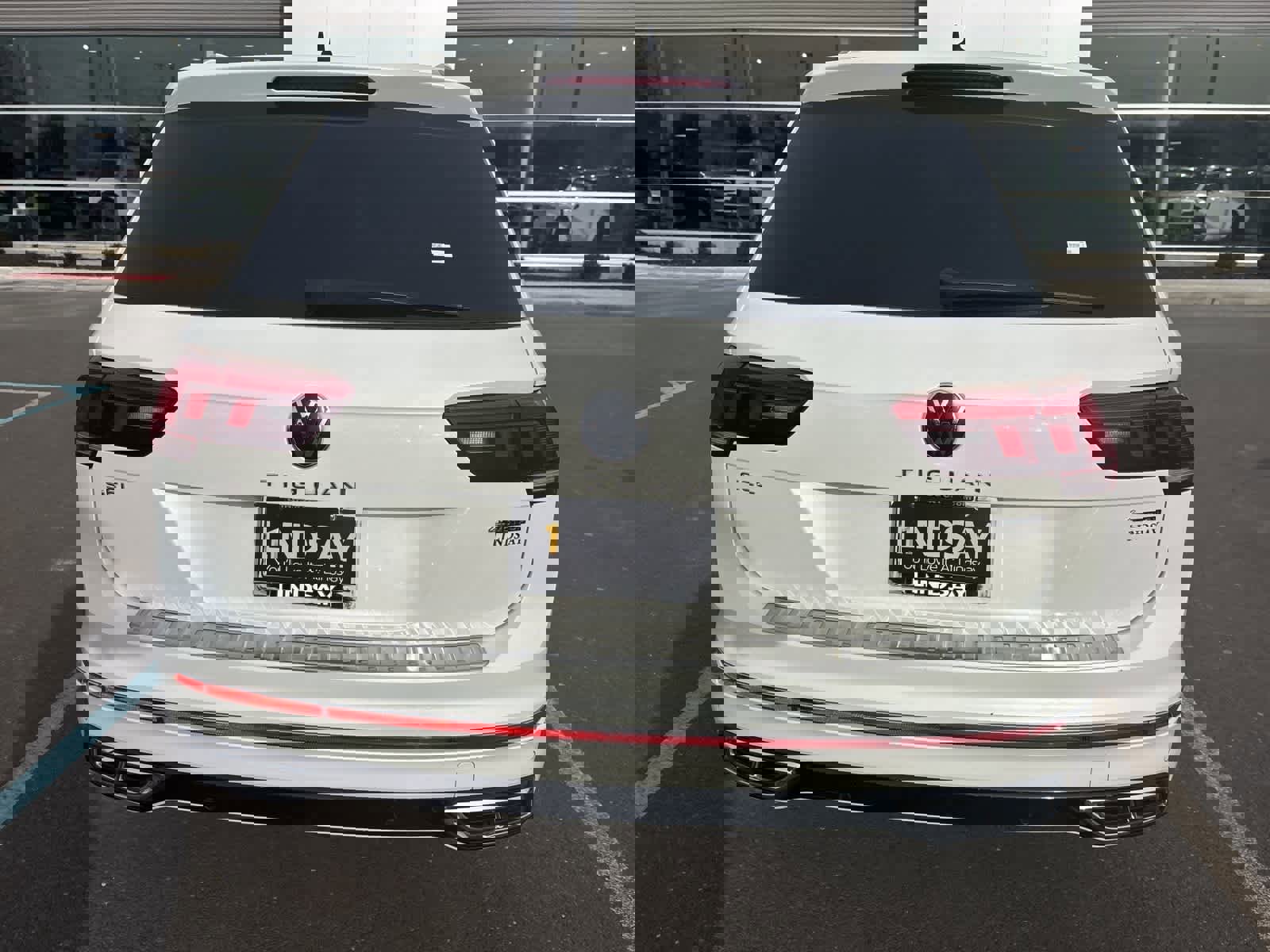 Used 2022 Volkswagen Tiguan SEL R-Line image 5