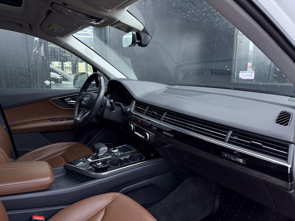 Used 2018 Audi Q7 3.0T Premium Plus w/ Premium Plus Package image 29