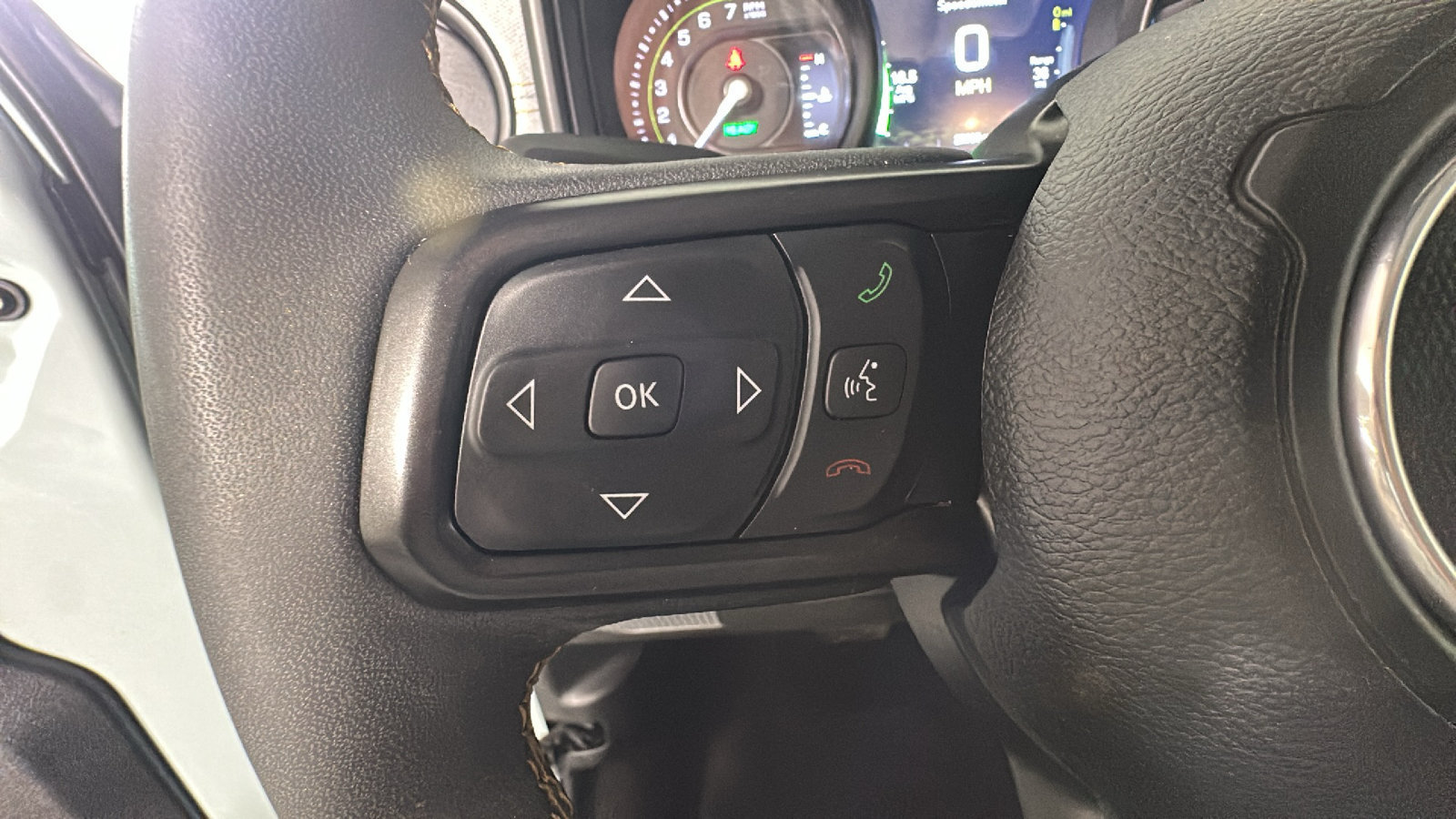 Used 2024 Jeep Wrangler Unlimited w/ Convenience Group AWD/4WD image 18