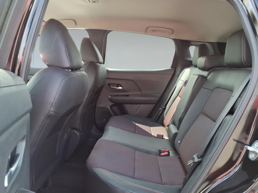New 2026 Nissan Kicks SR FWD image 10