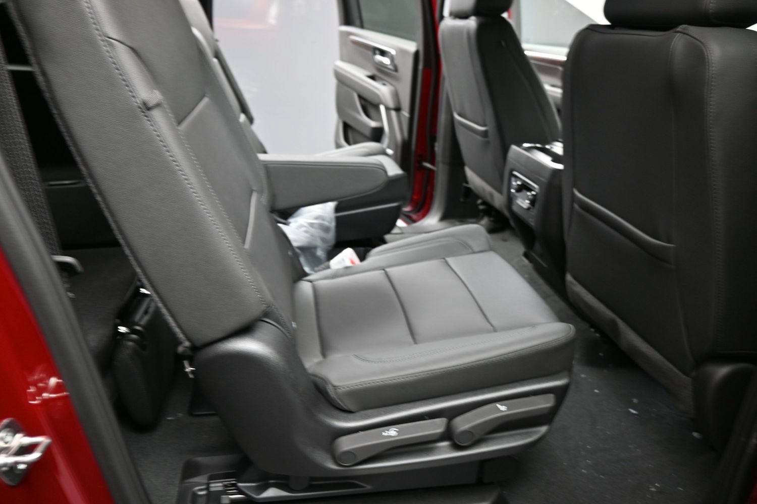 New 2026 Chevrolet Suburban LT w/ Comfort Package AWD/4WD image 18