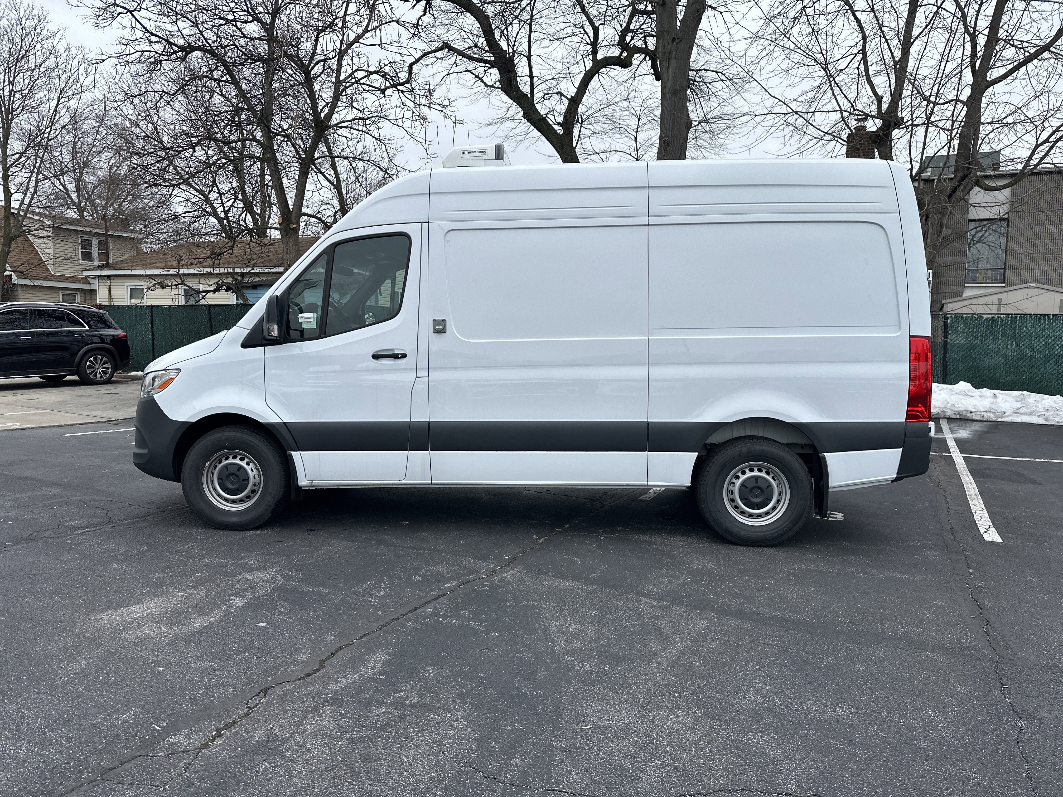 Used 2025 Mercedes-Benz Sprinter 2500 image 2