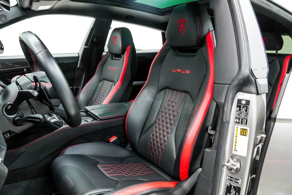 Used 2024 Lamborghini Urus Performante AWD/4WD image 16