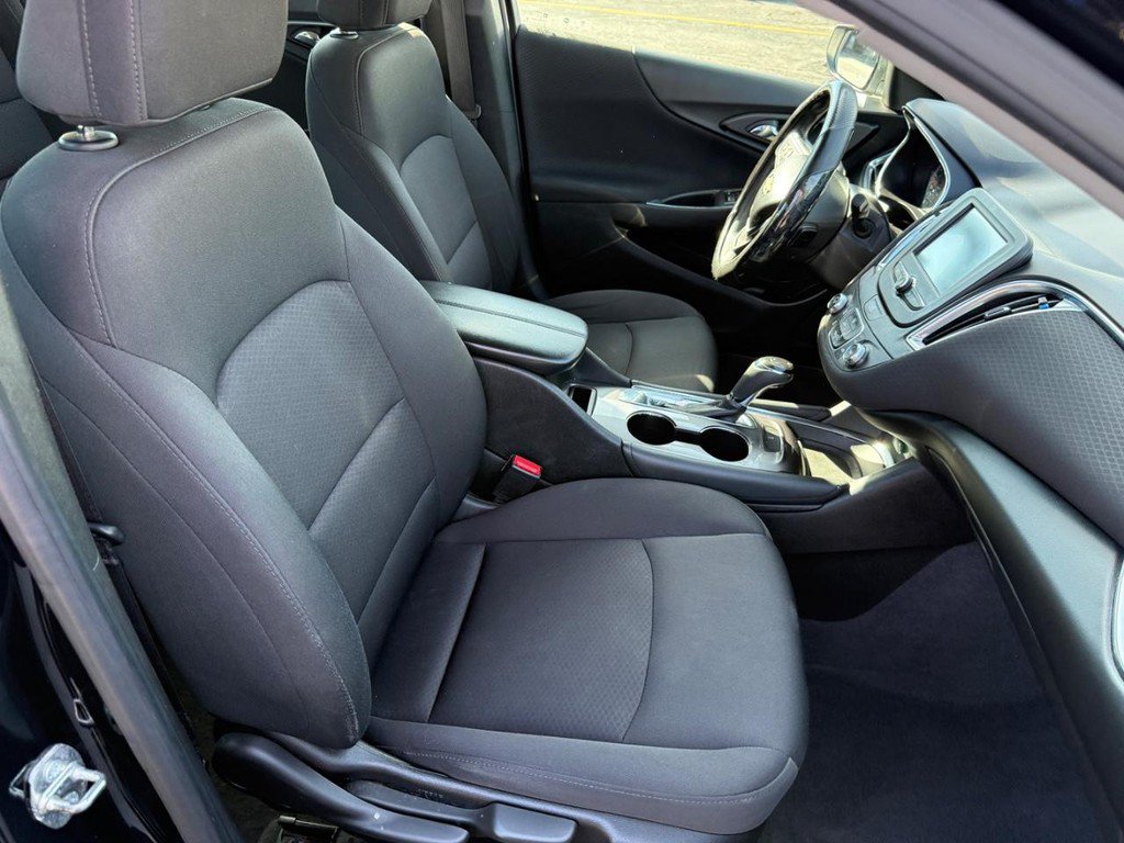 Used 2018 Chevrolet Malibu LT FWD image 6