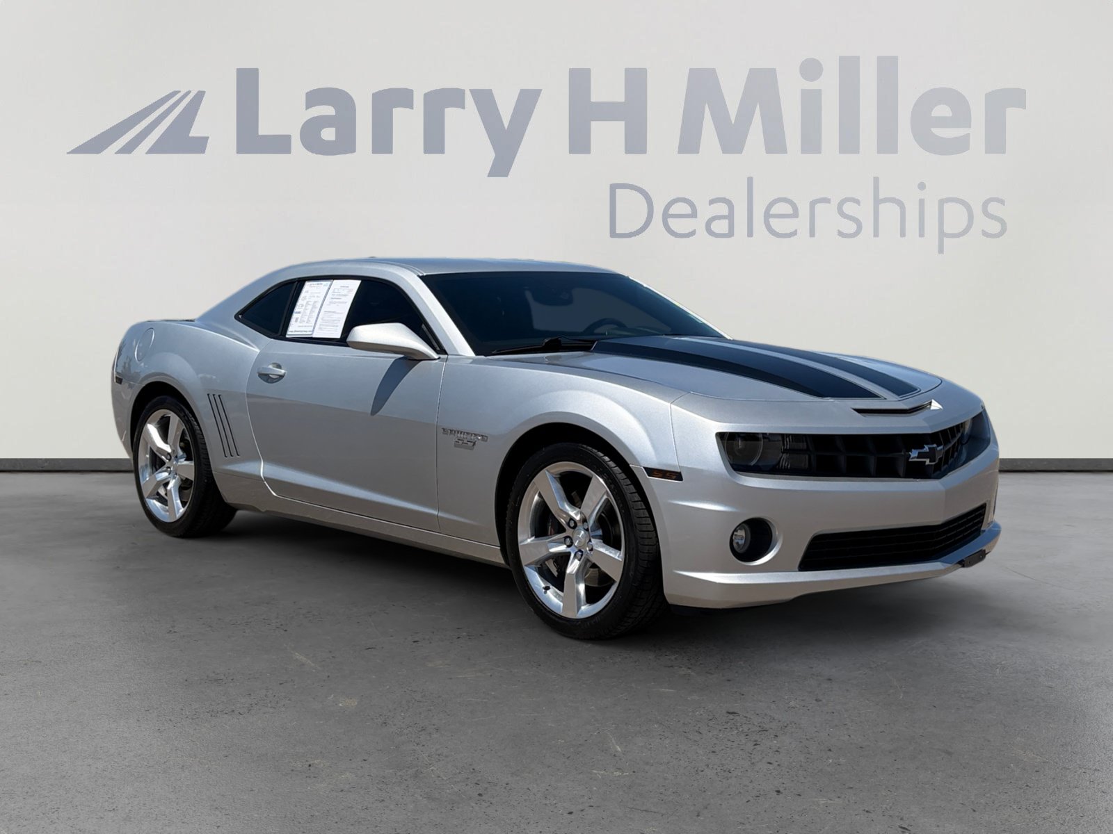 Used 2010 Chevrolet Camaro SS w/ RS Package RWD image 8