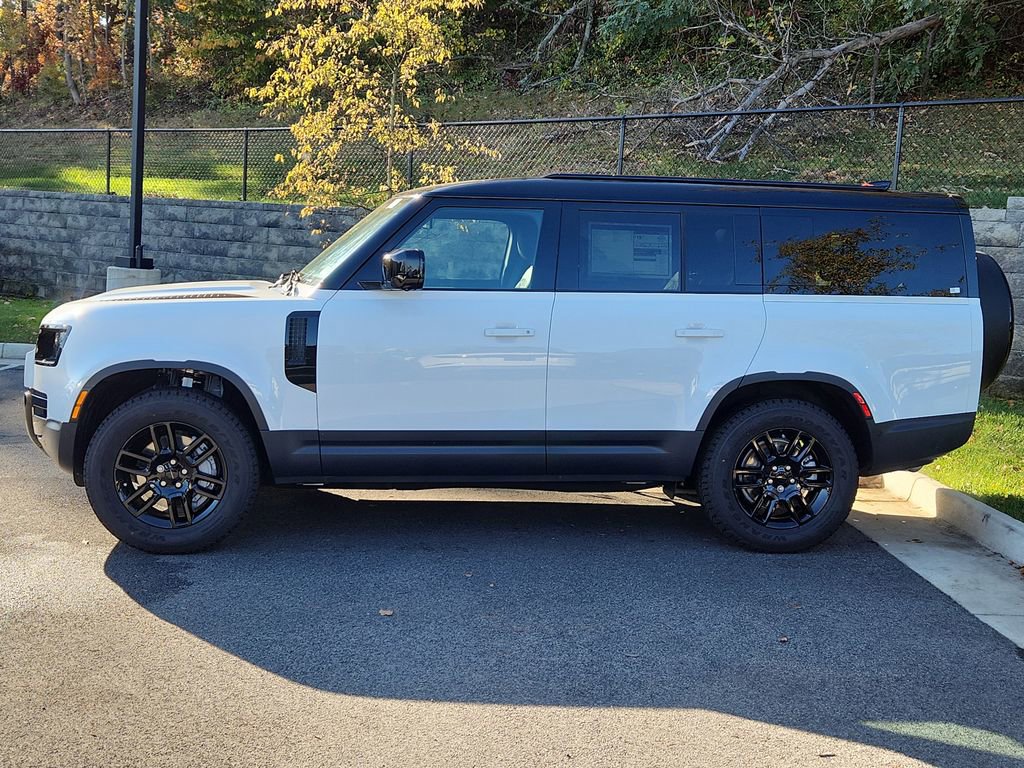 Used 2026 Land Rover Defender 130 S image 6