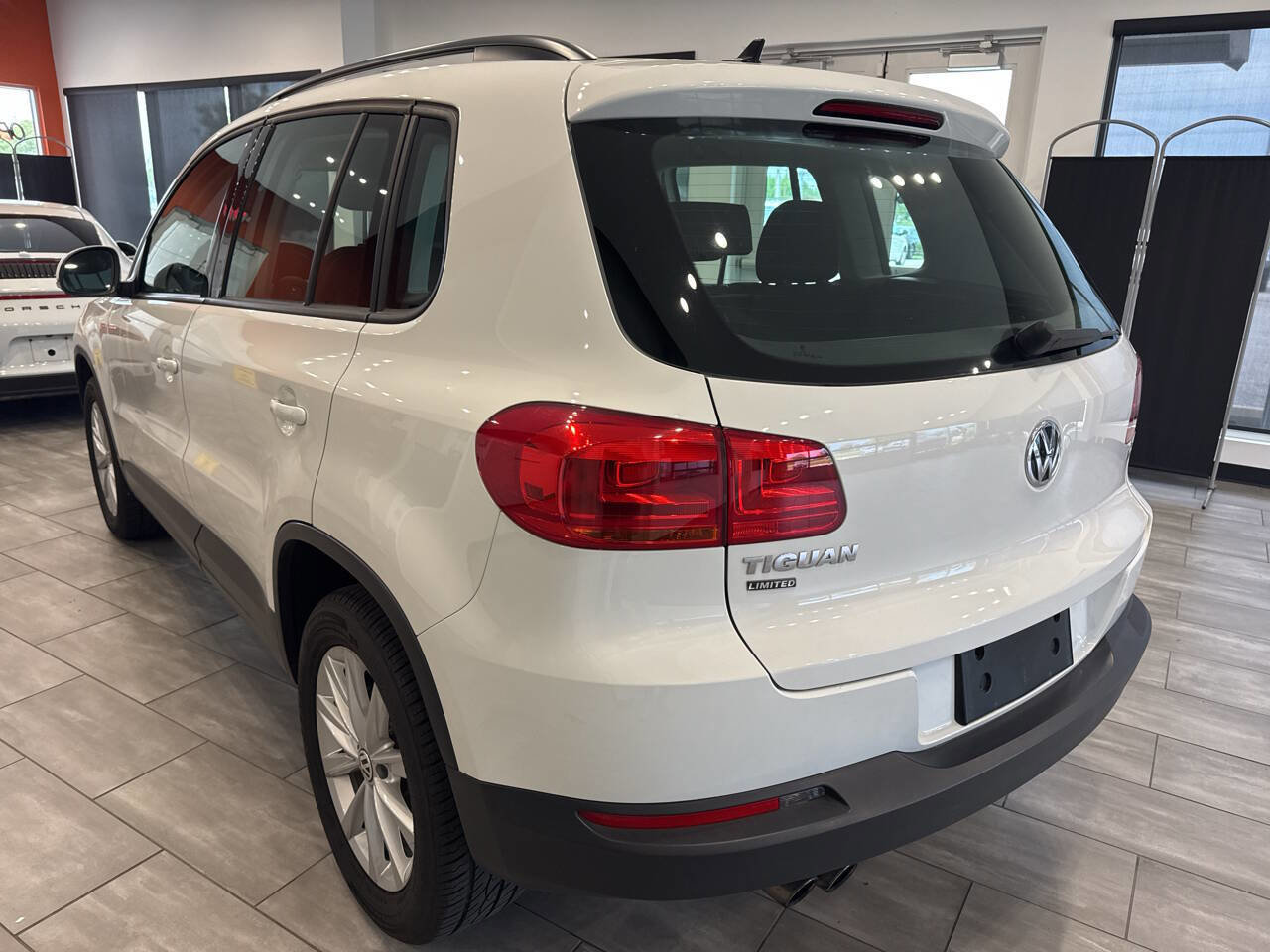Used 2017 Volkswagen Tiguan Limited w/ Premium Package FWD image 5