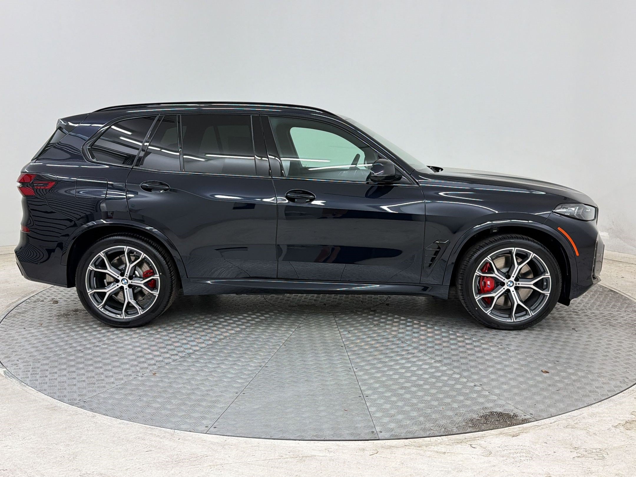 New 2026 BMW X5 xDrive50e w/ M Sport Package AWD/4WD image 8
