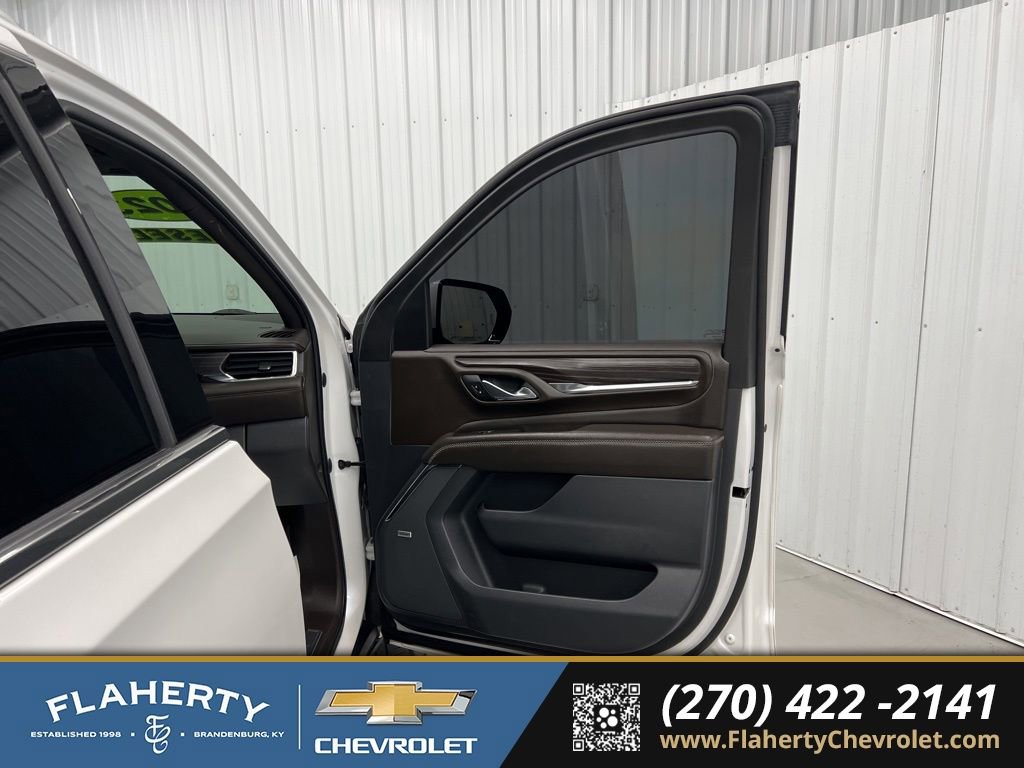 Used 2023 GMC Yukon XL Denali image 14