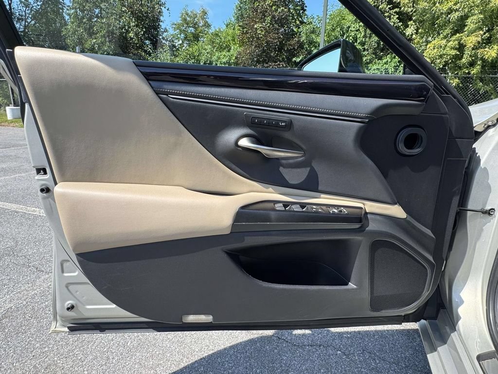 Used 2020 Lexus ES 350 w/ Premium Package FWD image 29