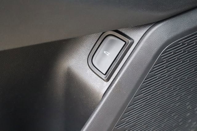 Used 2025 Chevrolet Equinox RS FWD image 21