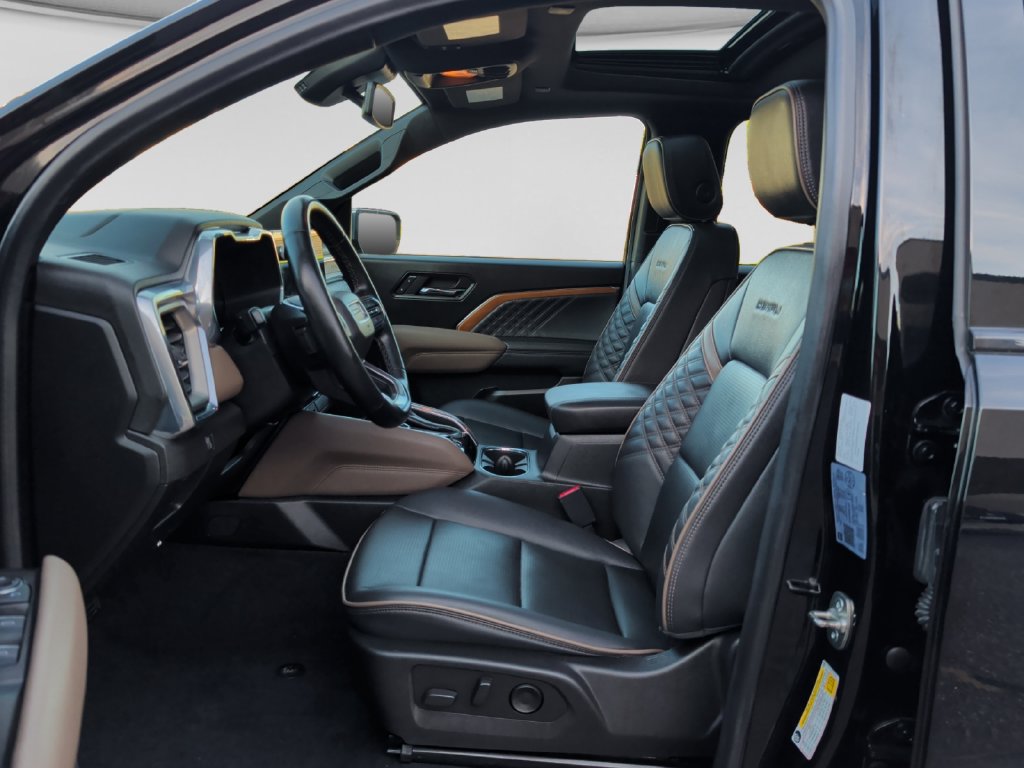 Used 2024 GMC Canyon Denali AWD/4WD image 16
