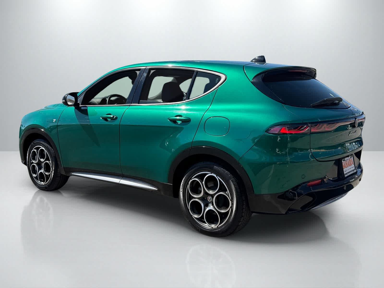 Used 2024 Alfa Romeo Tonale Ti AWD/4WD image 4