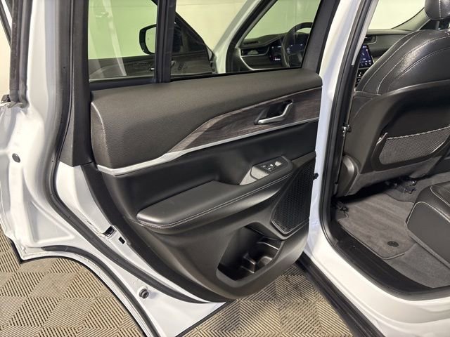 Certified 2023 Jeep Grand Cherokee Limited AWD/4WD image 24