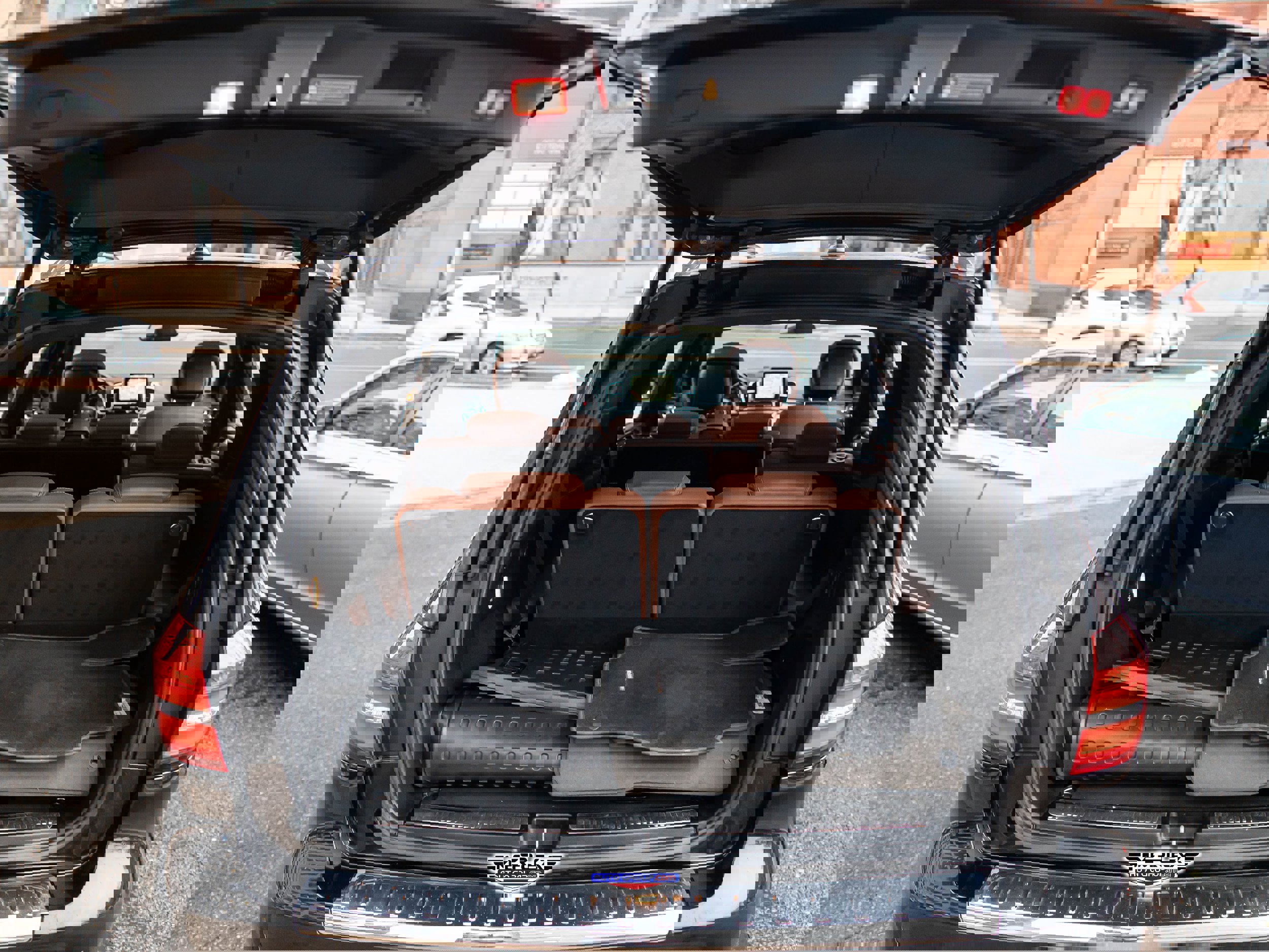 Used 2017 Mercedes-Benz GLS 550 550 4MATIC w/ Driver Assistance Package image 52