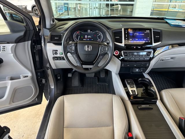 Used 2017 Honda Pilot Touring image 13