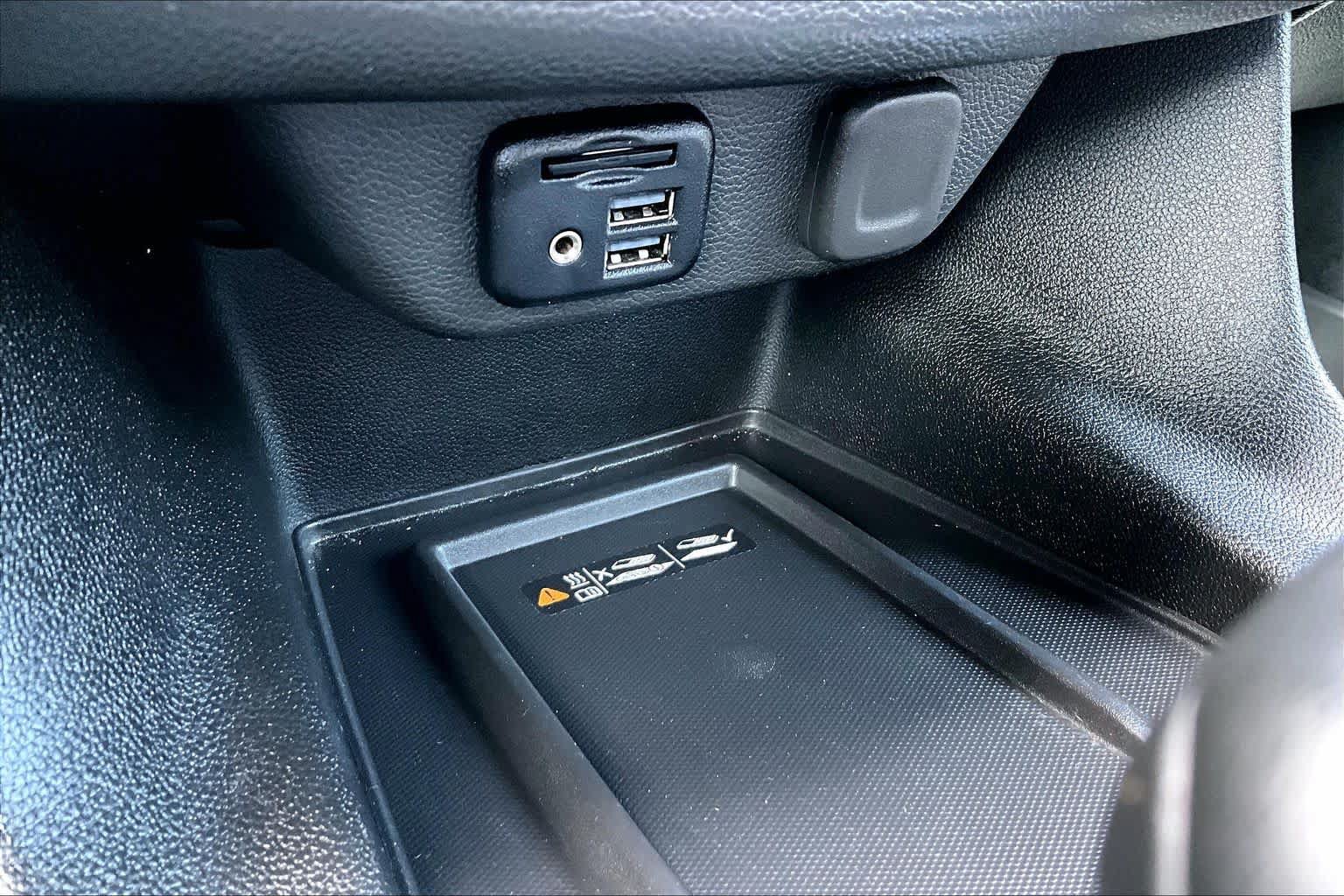 Used 2023 Chevrolet Traverse RS w/ LPO, Floor Liner Package FWD image 34