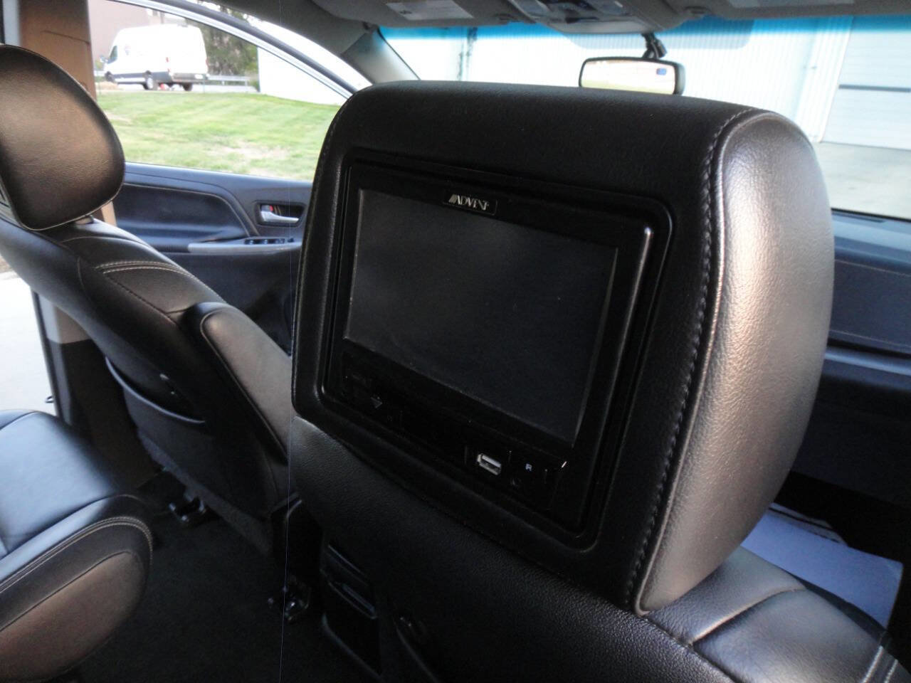 Used 2016 Toyota Sienna SE Premium image 19