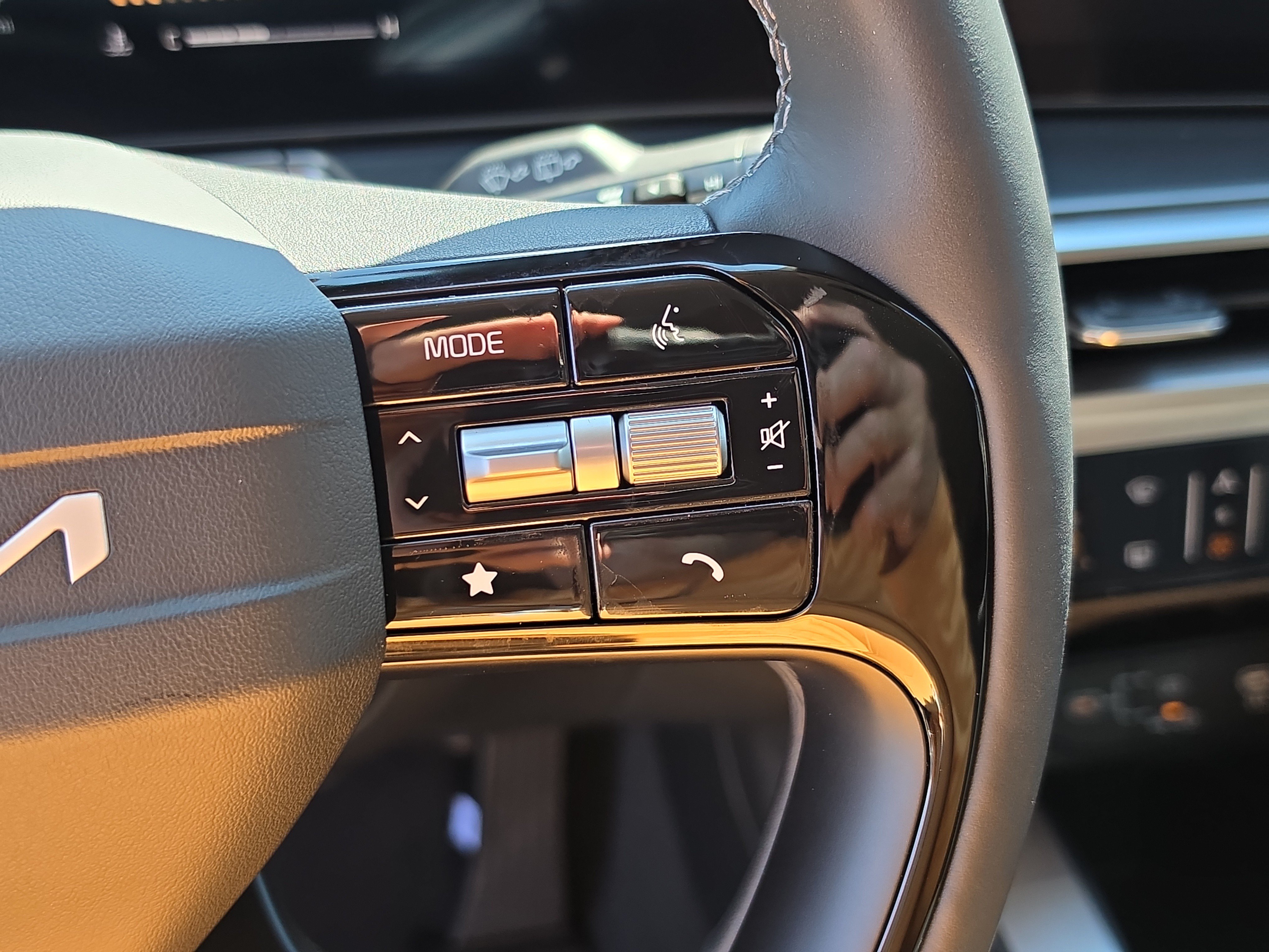 New 2026 Kia Sorento LX FWD image 30