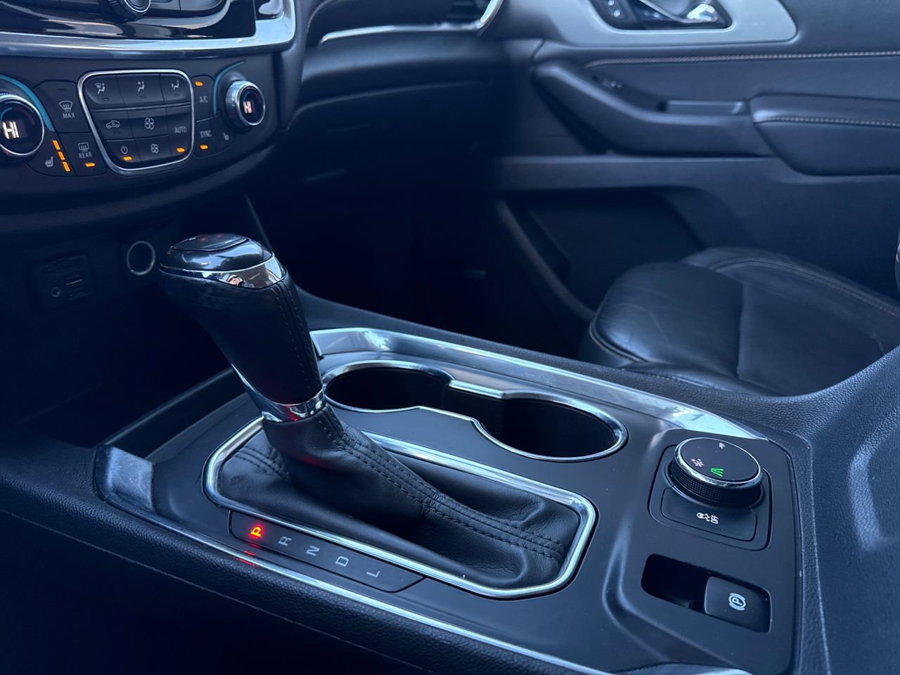 Used 2020 Chevrolet Traverse LT w/ LT Premium Package image 24