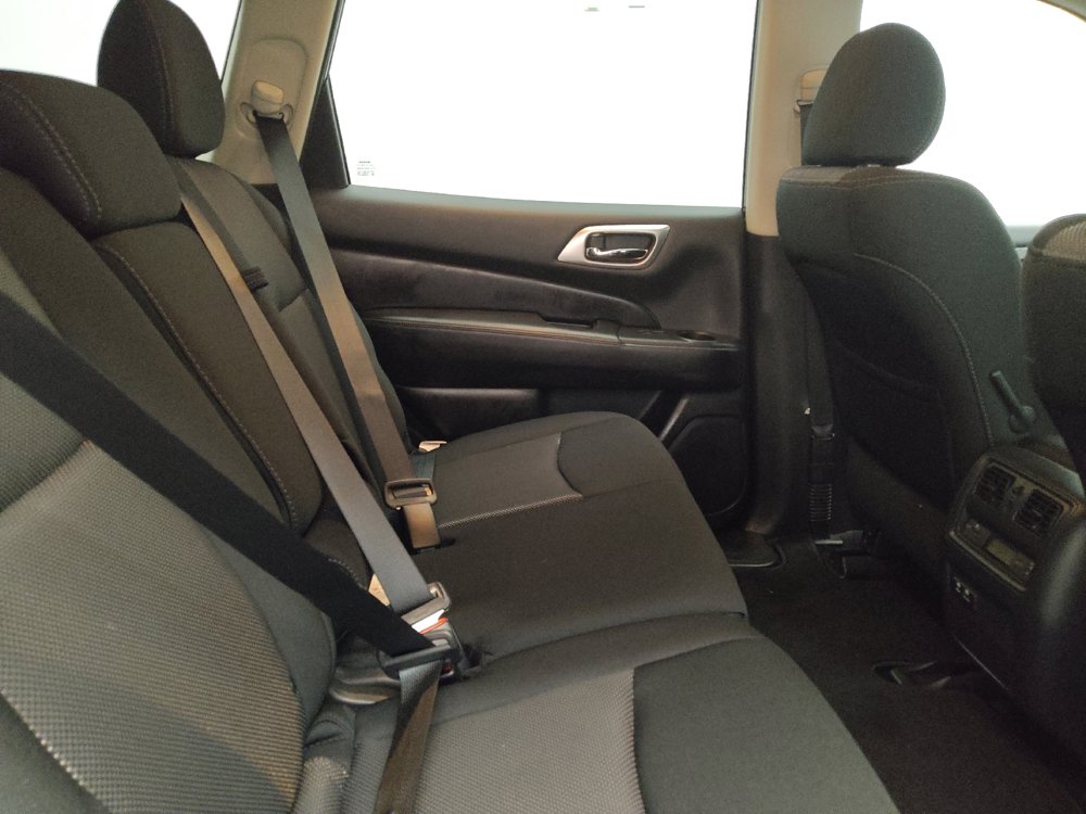 Used 2020 Nissan Pathfinder S image 19