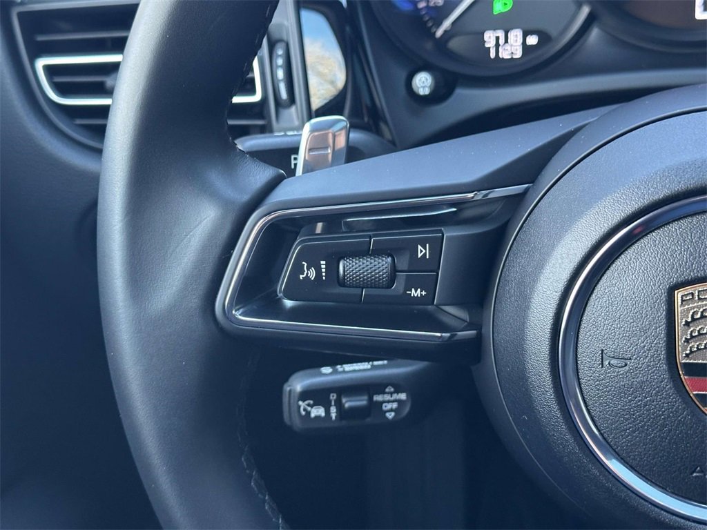 Used 2025 Porsche Macan image 23
