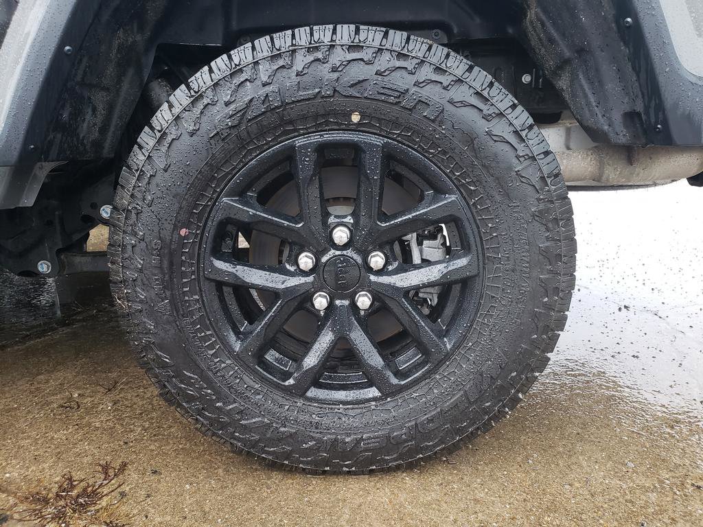Used 2023 Jeep Gladiator Sport image 24