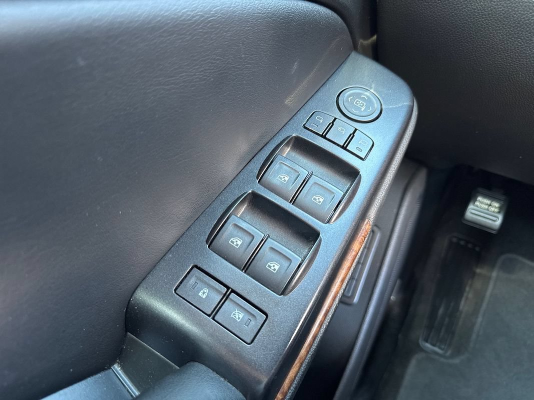 Used 2018 Chevrolet Tahoe Premier w/ RST 6.2L Performance Edition AWD/4WD image 38