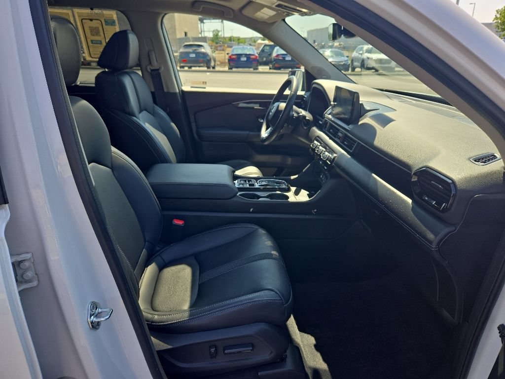 Used 2023 Honda Pilot Touring image 34