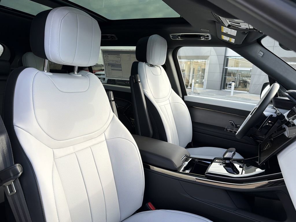New 2026 Land Rover Range Rover Sport Dynamic SE image 16