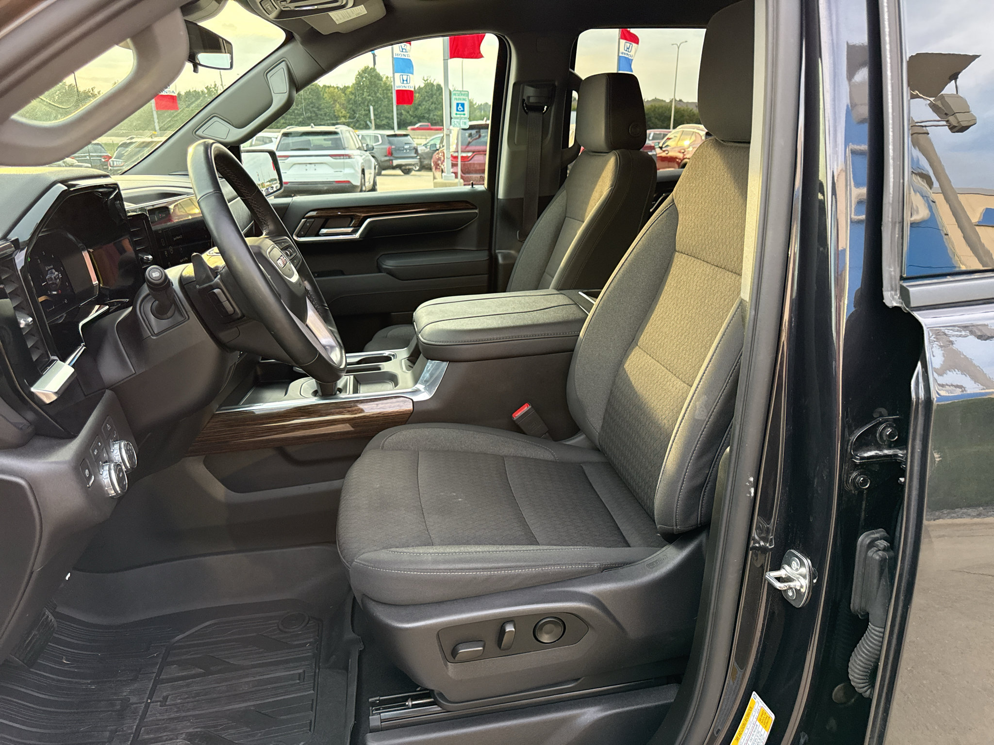 Used 2026 GMC Sierra 1500 Elevation AWD/4WD image 10
