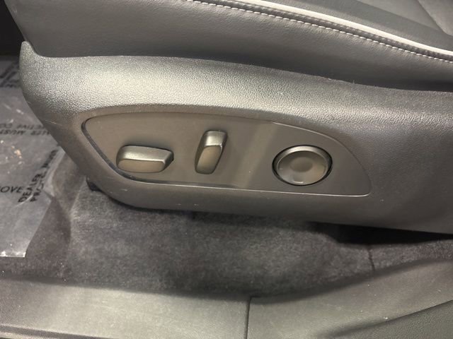 Used 2025 Buick Enclave Preferred image 34