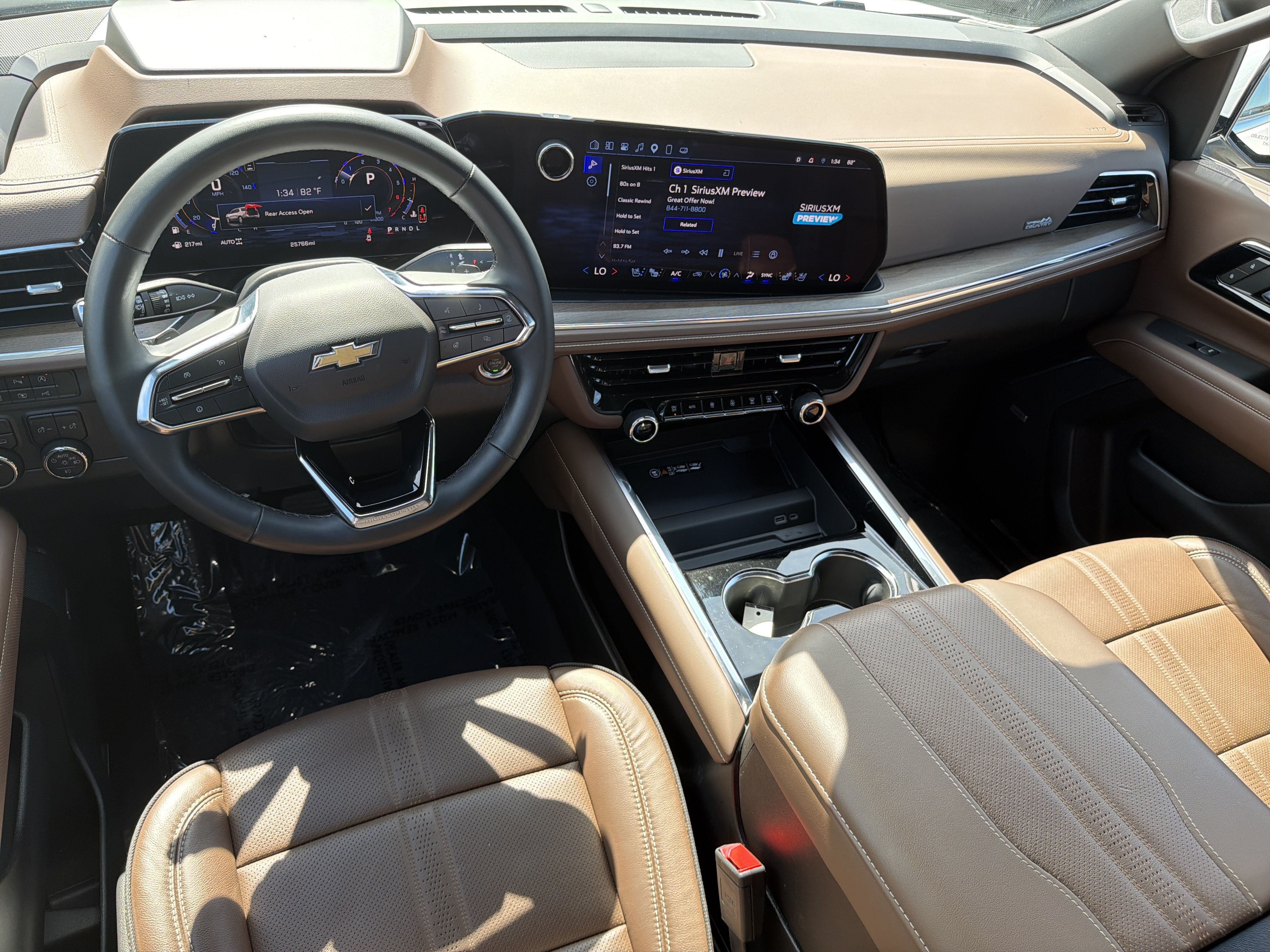 Used 2025 Chevrolet Suburban High Country AWD/4WD image 22