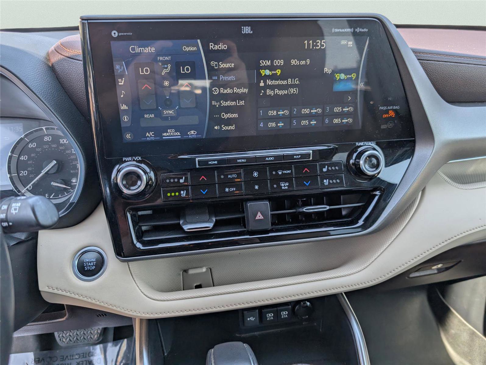 Used 2021 Toyota Highlander Limited image 17