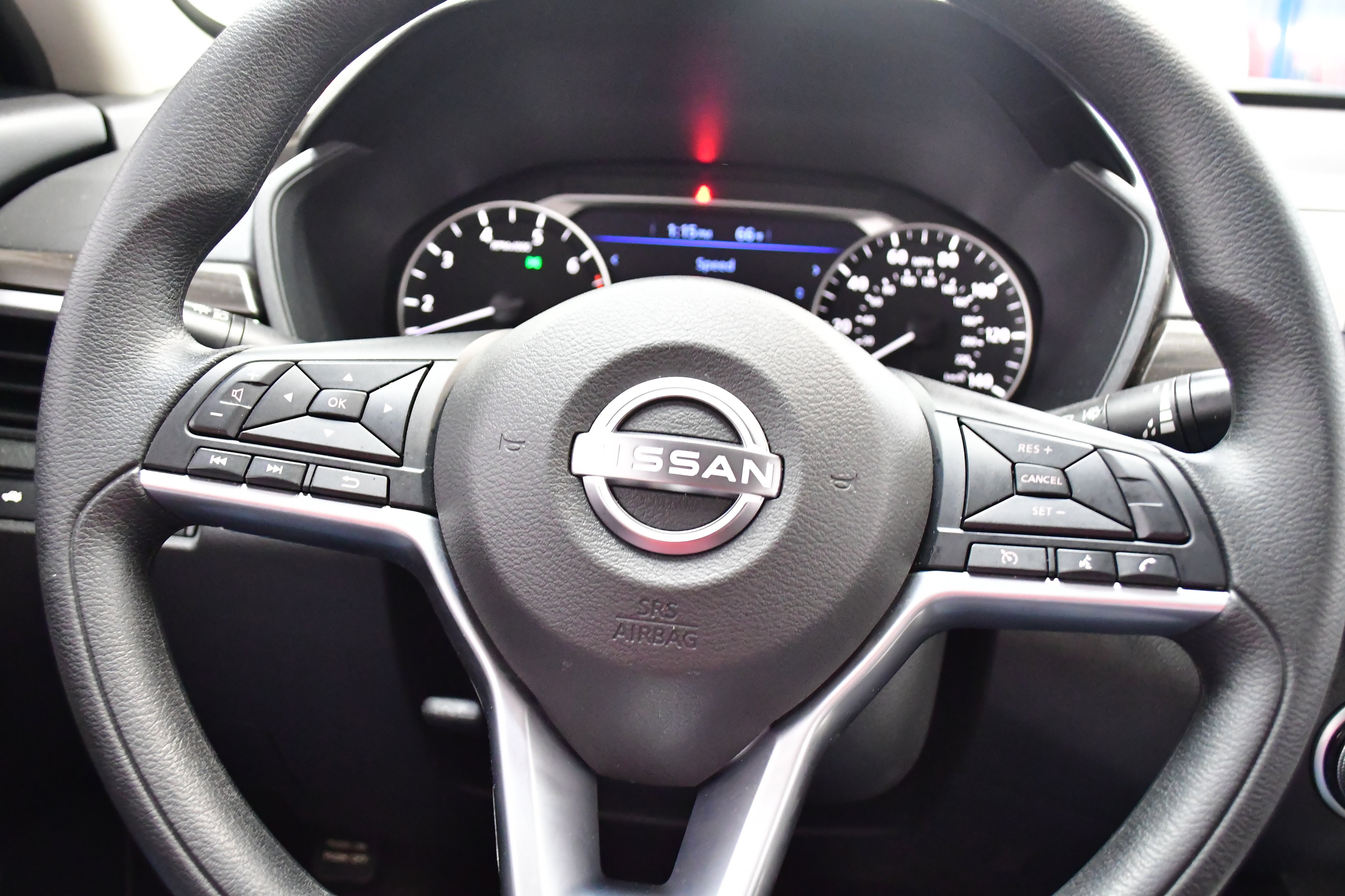 Used 2025 Nissan Altima 2.5 SV image 18