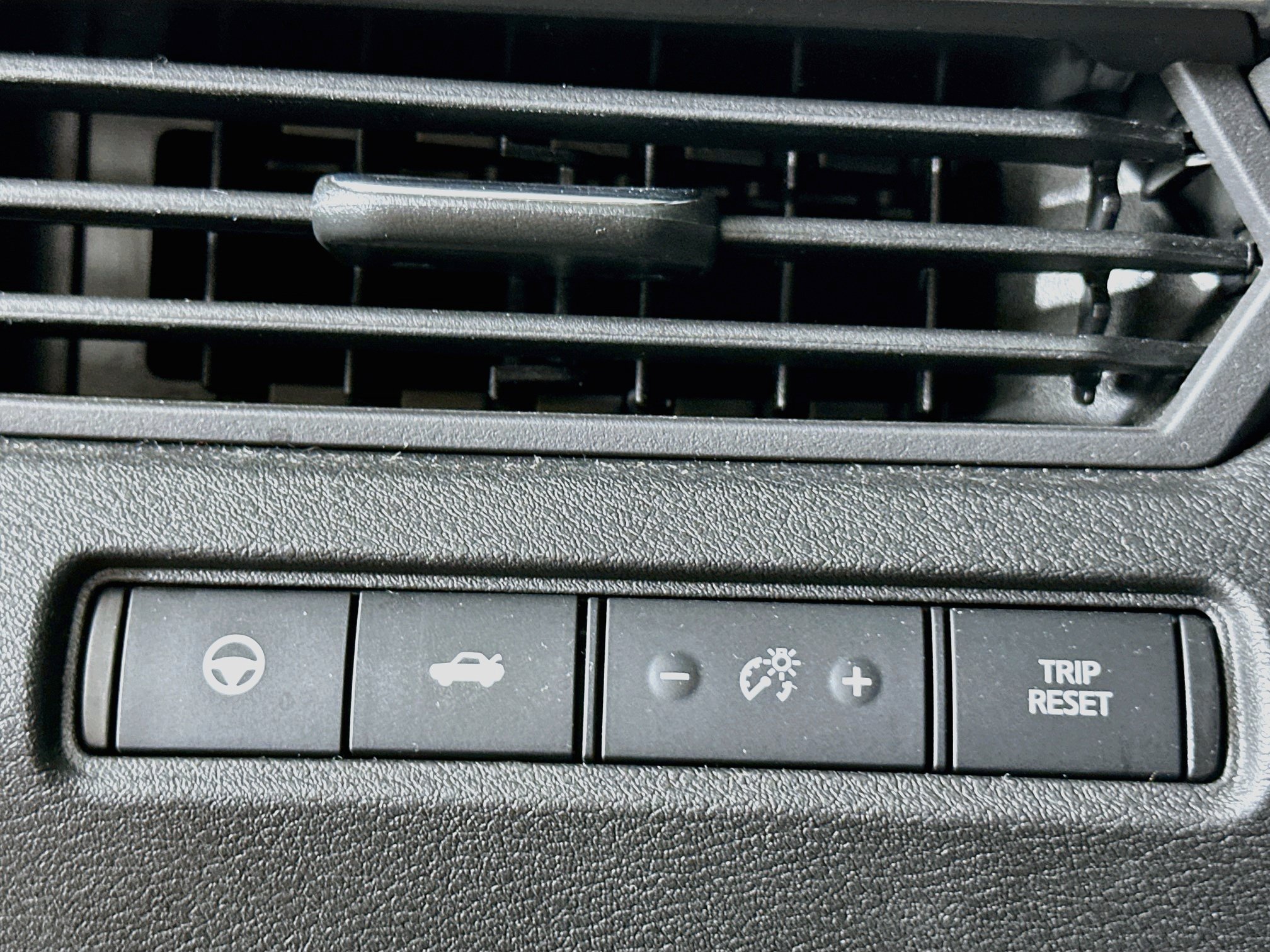 Used 2023 Nissan Altima 2.5 SV w/ SV Premium Package FWD image 17