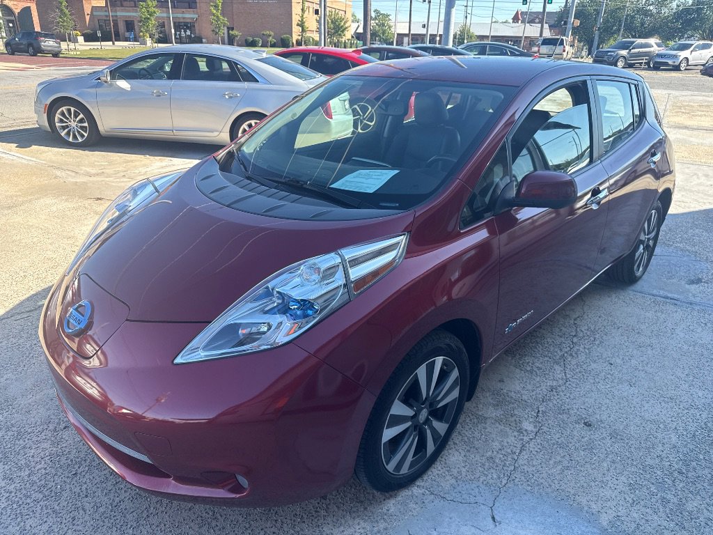 Used 2015 Nissan Leaf SL w/ Premium Package FWD image 1