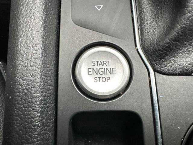 Used 2021 Volkswagen Atlas SE image 36