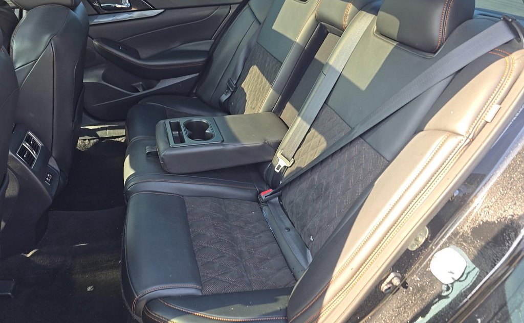 Used 2022 Nissan Maxima SR w/ Sport Mat Group FWD image 7