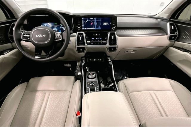 Used 2023 Kia Sorento SX Prestige image 16