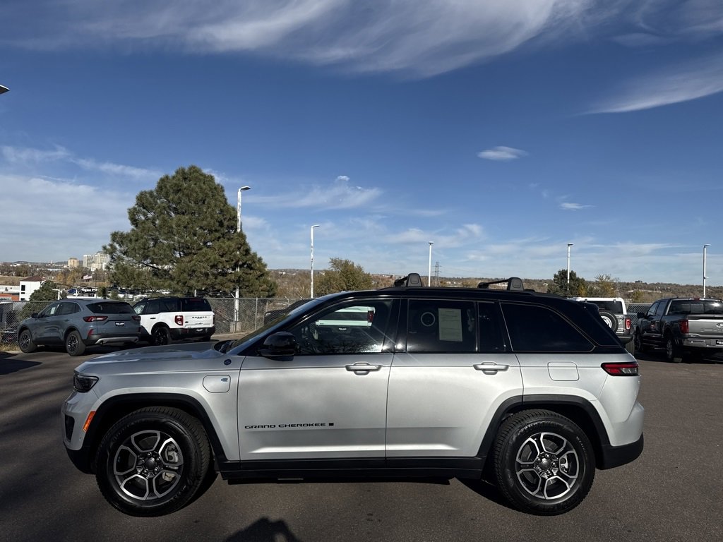 Used 2022 Jeep Grand Cherokee Trailhawk w/ Advanced Protech Group II image 9
