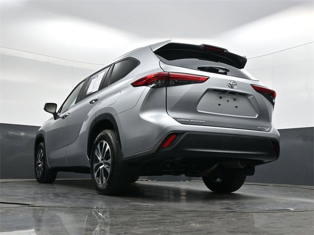 Used 2023 Toyota Highlander L image 37