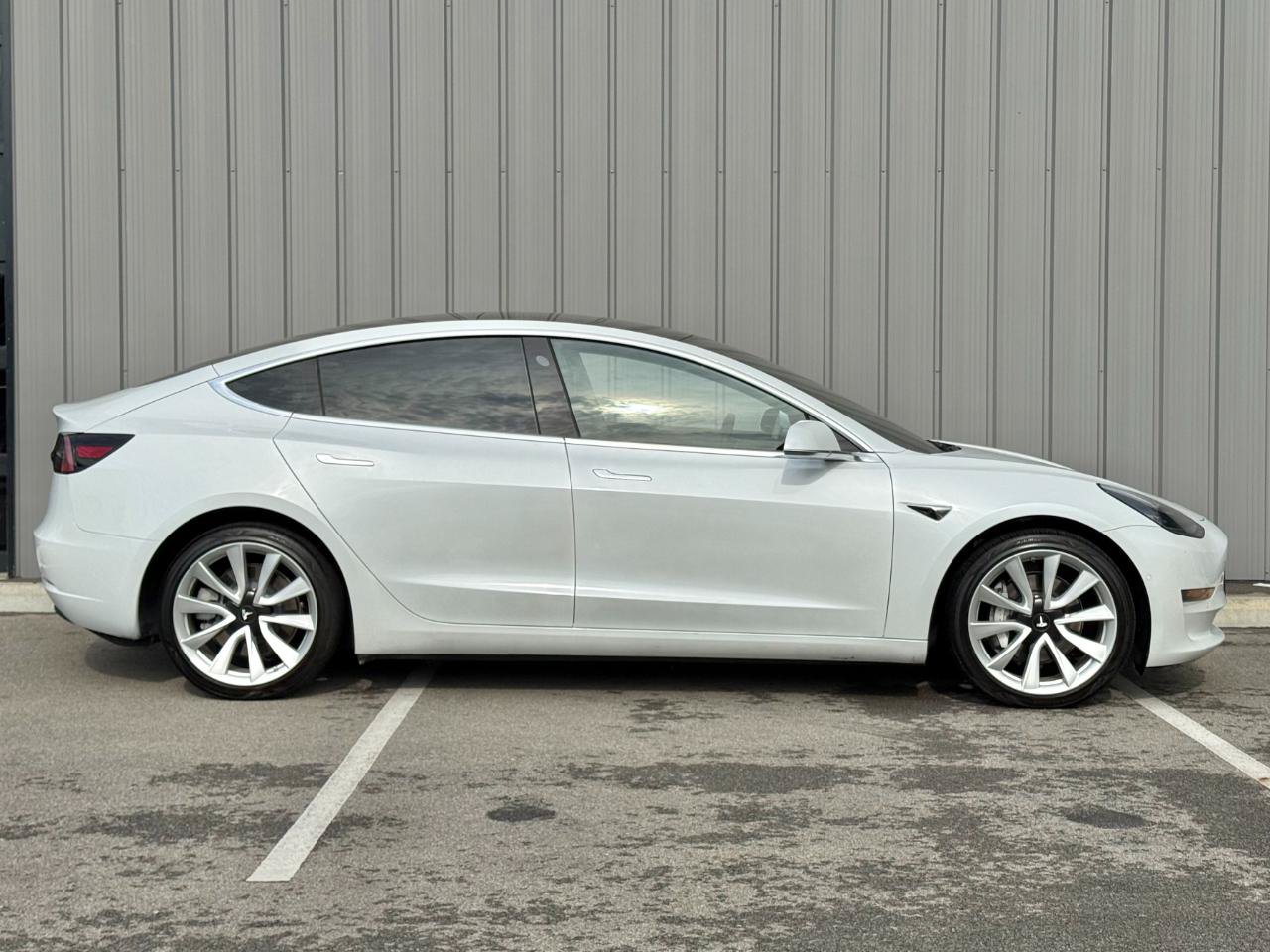 Used 2020 Tesla Model 3 Long Range AWD/4WD image 4