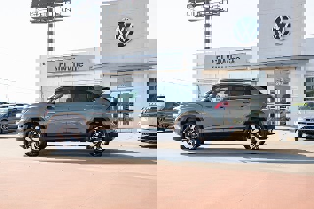 New 2026 Volkswagen Atlas Cross Sport SE image 3