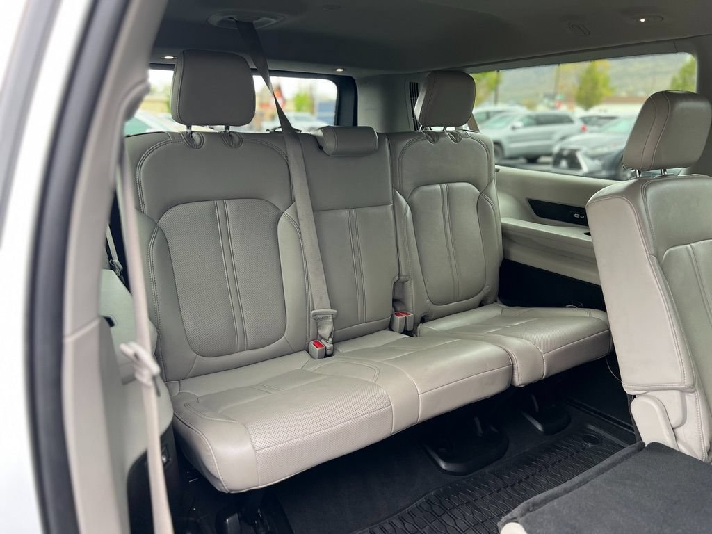 Used 2024 Jeep Wagoneer L Series II w/ Flexible Seating Group RWD image 29