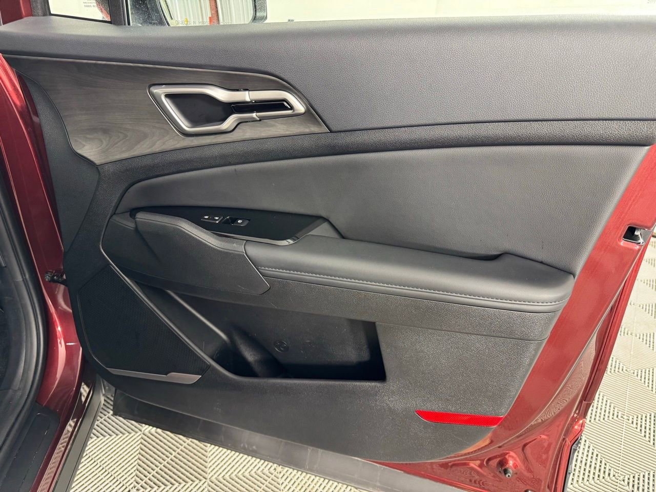 Used 2025 Kia Sportage X-Line w/ Premium Package image 33