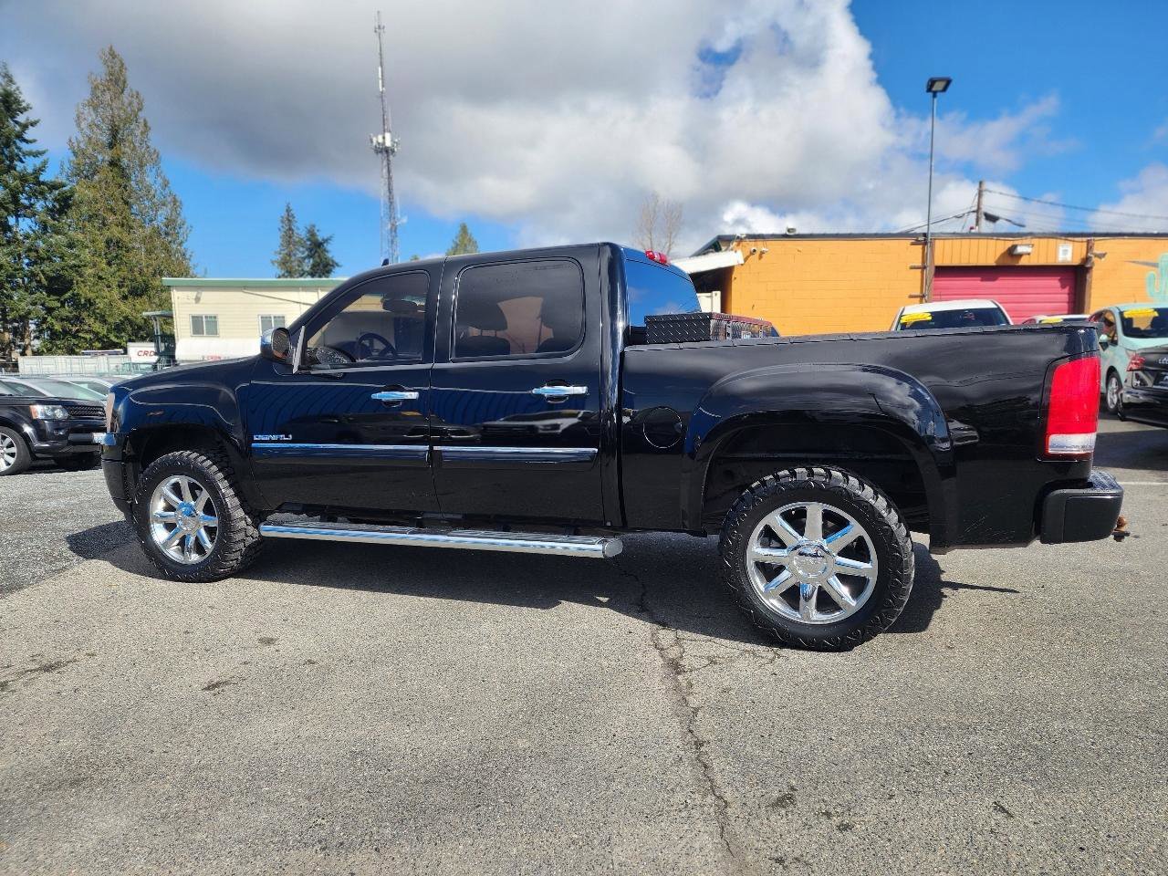 Used 2011 GMC Sierra 1500 Denali image 7