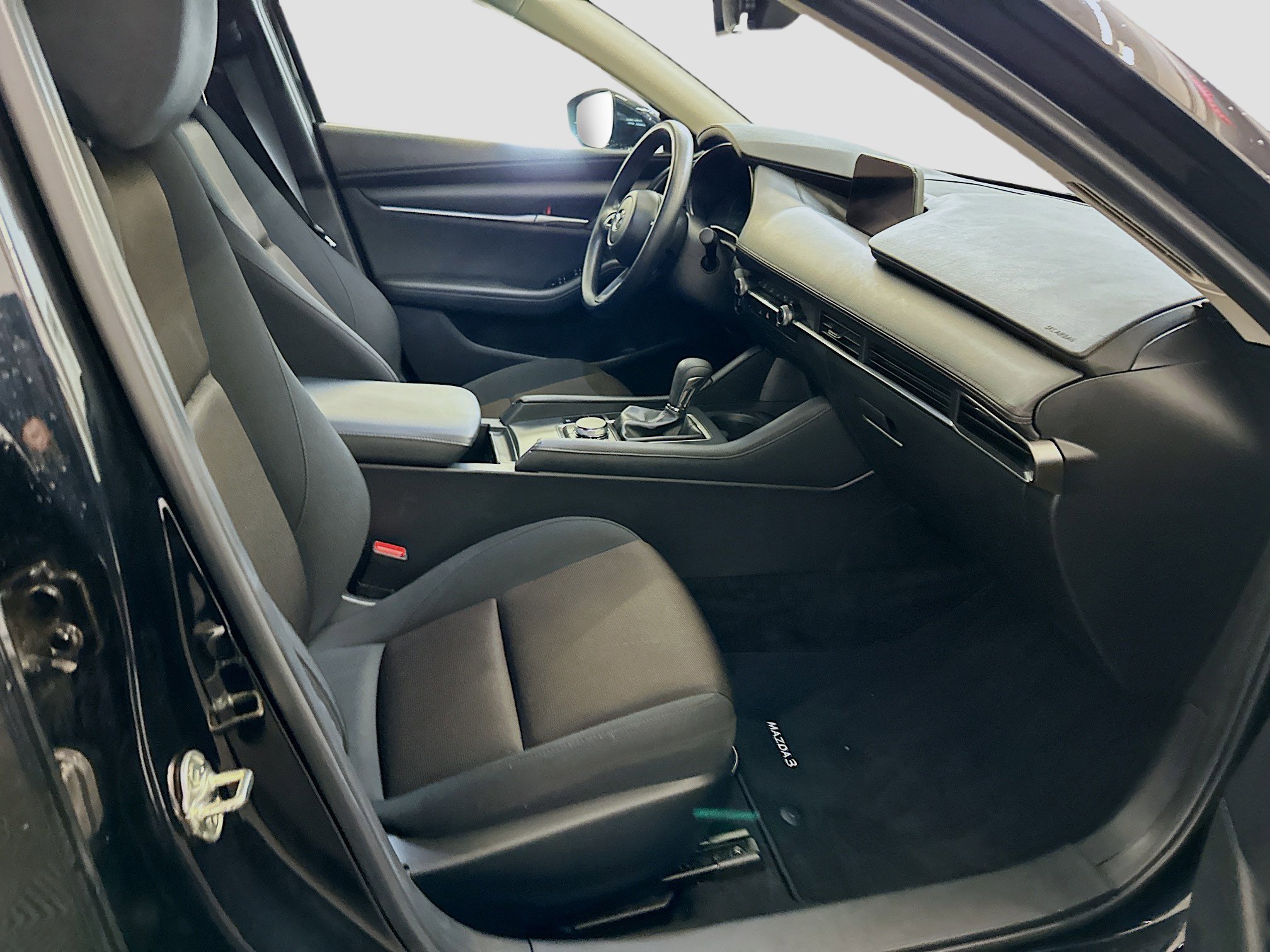 Used 2022 MAZDA MAZDA3 s image 32