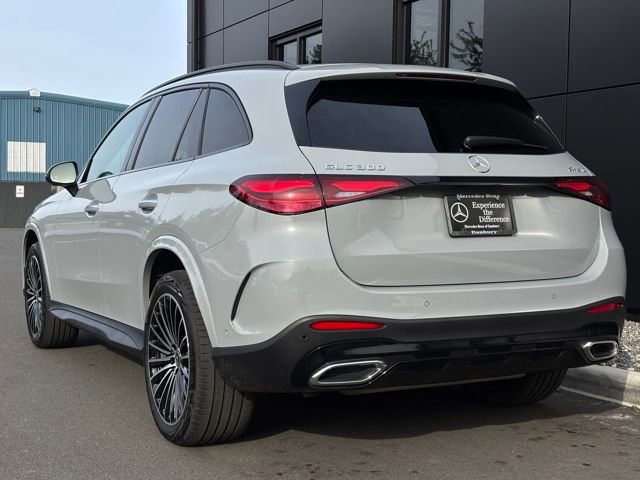 Used 2025 Mercedes-Benz GLC 300 4MATIC image 5