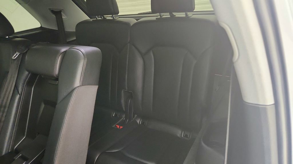 Used 2019 Audi Q7 3.0T Prestige w/ Prestige Package AWD/4WD image 27